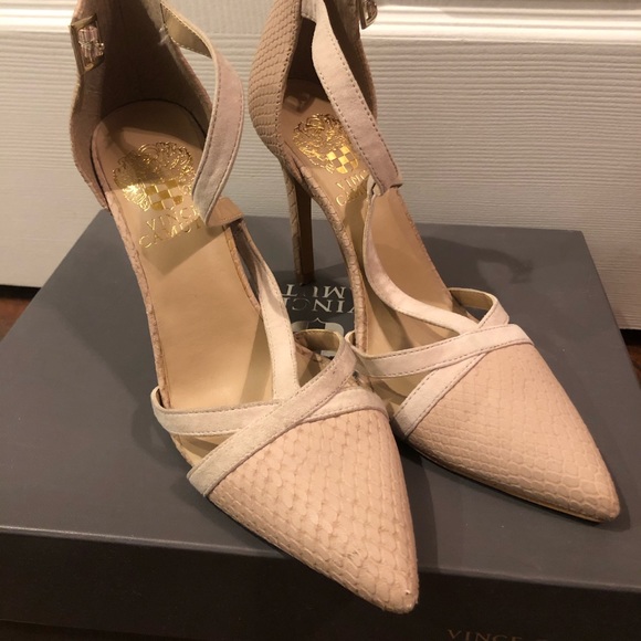 VINCE CAMUTO 💫 Strappy Heel 👠 - Picture 2 of 7